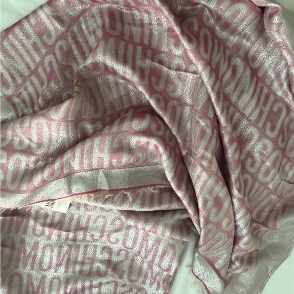 Moschino All-Over Logo Jacquard Fringed Scarf - Picture 4 of 5